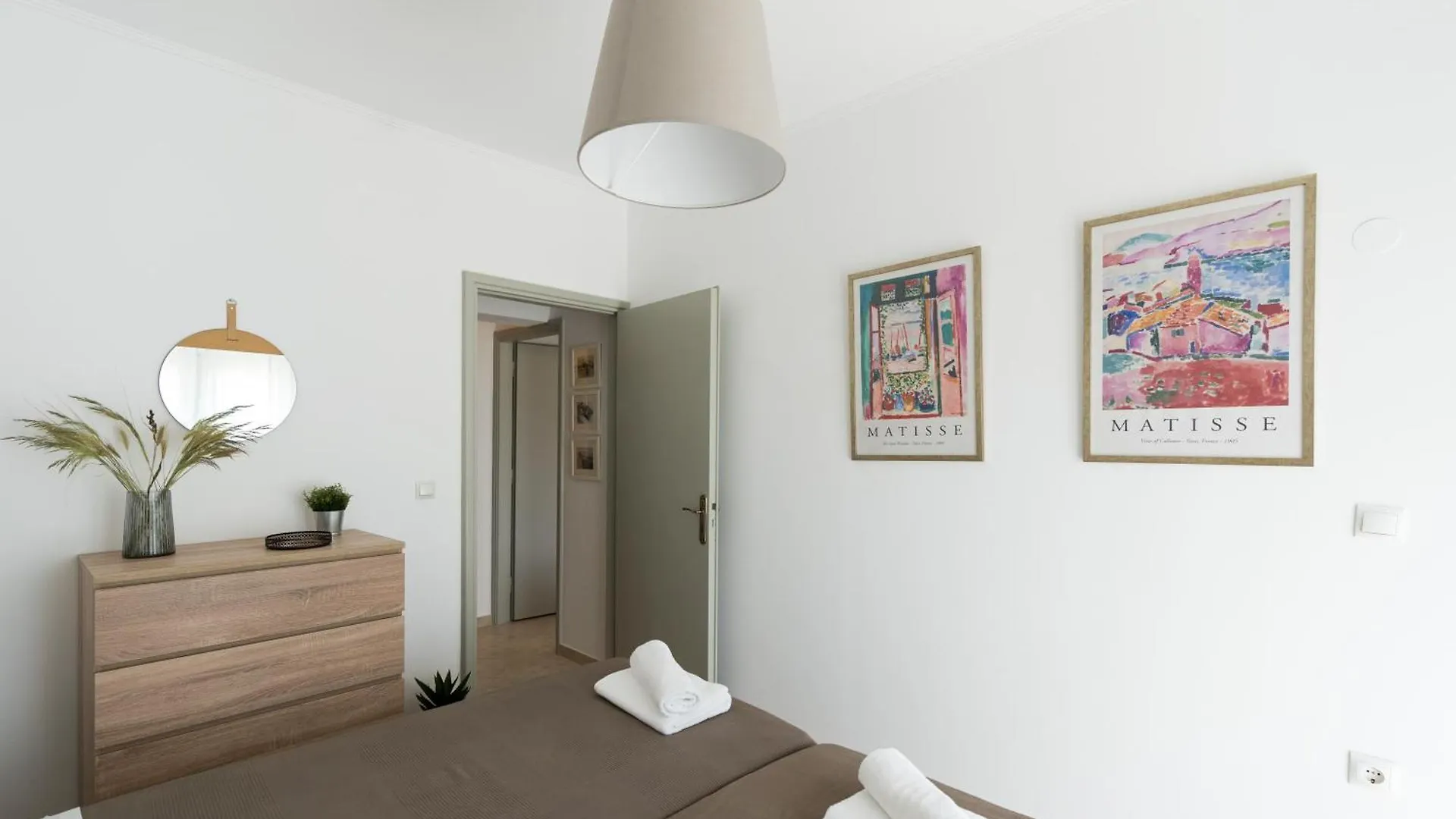Platon Central Apartment 릭수리