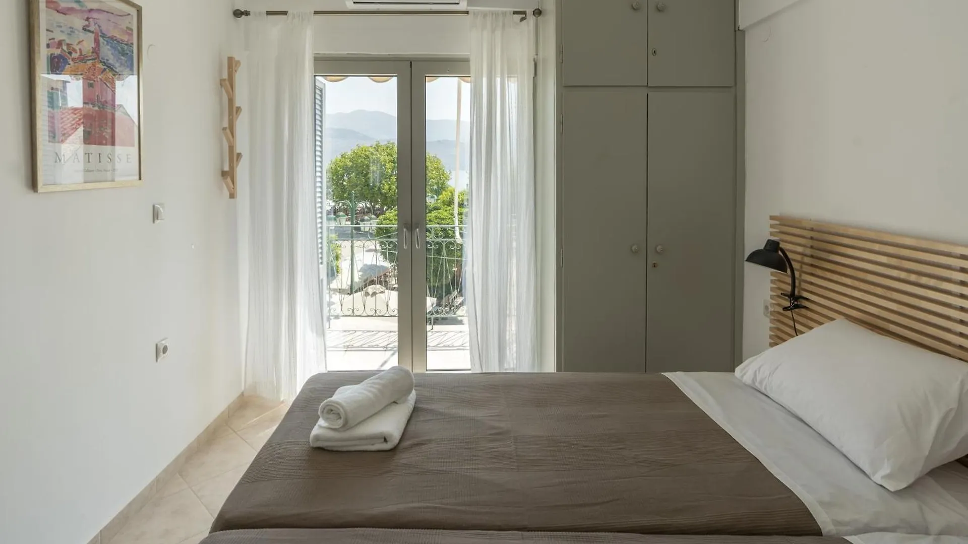 Platon Central Apartment Lixouri