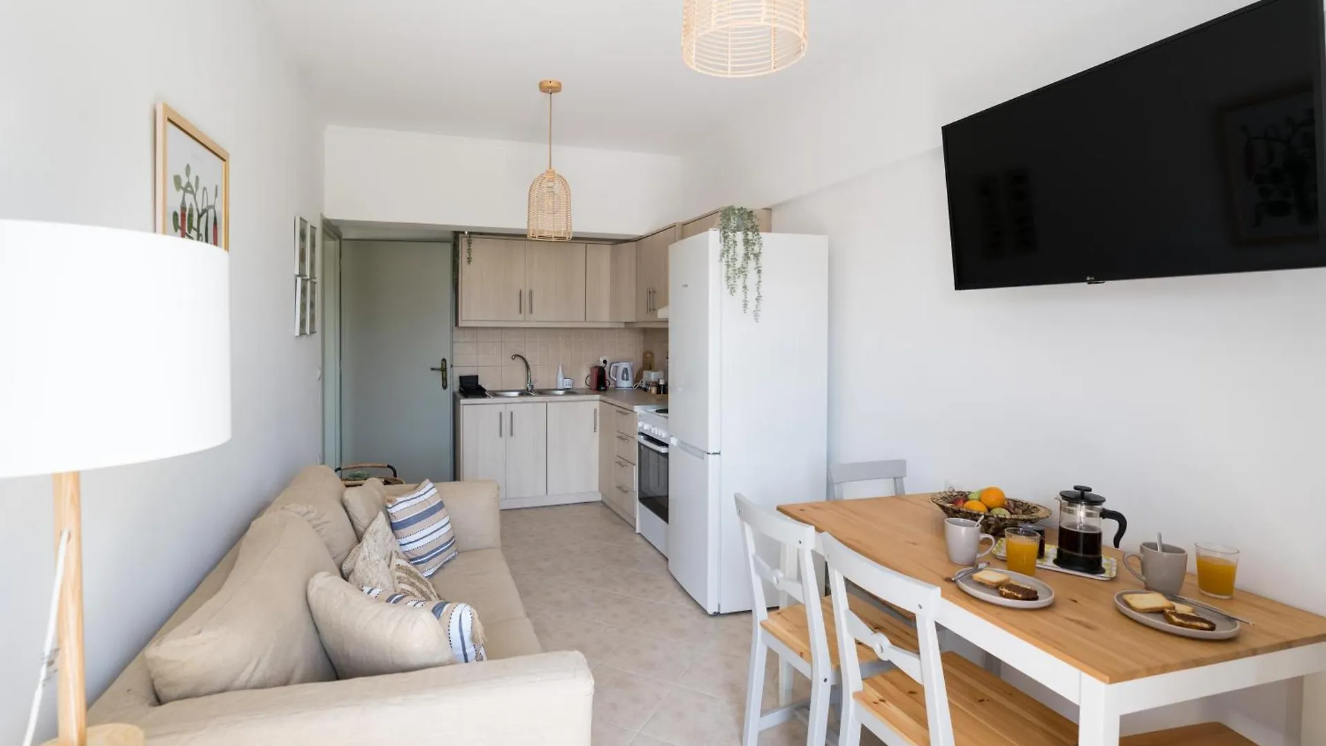 Platon Central Apartment 릭수리 0*,