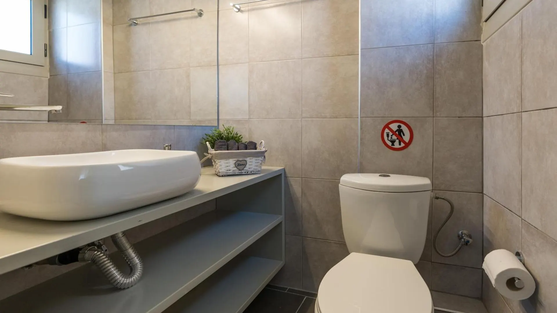 Platon Central Apartment Lixouri