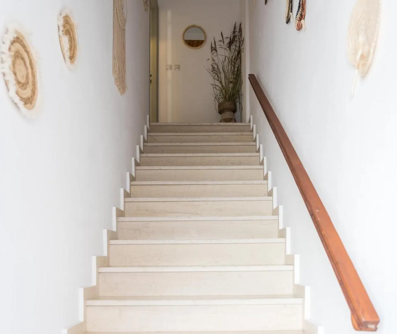Platon Central Apartment 릭수리